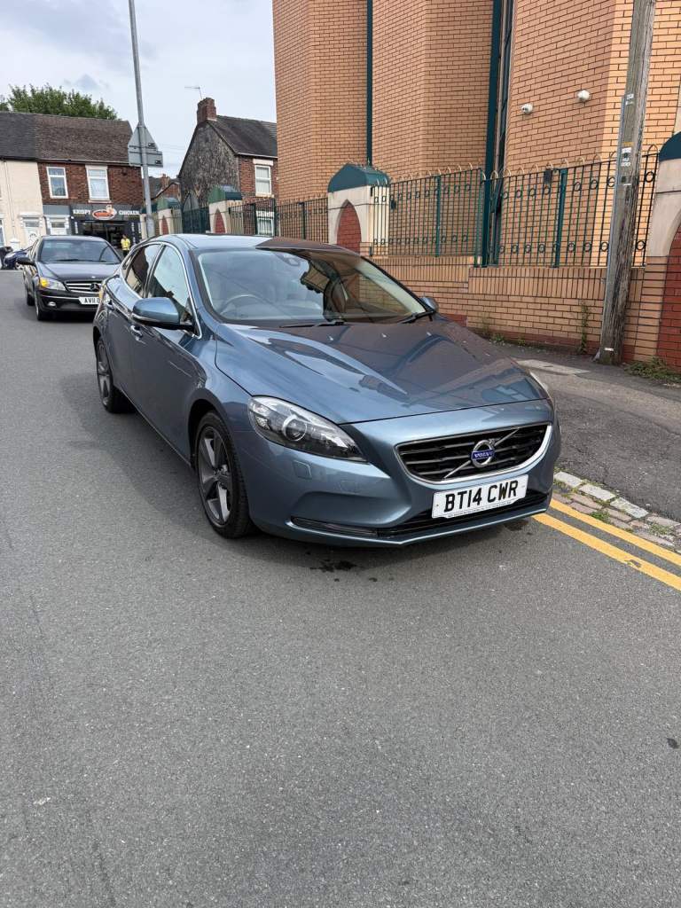 Volvo, V40, Hatchback, 2014, Manual, 1984 (cc), 5 doors