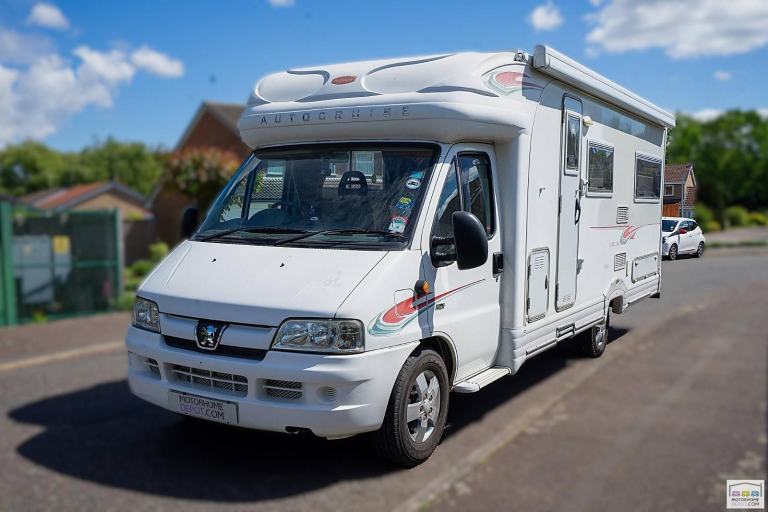Autocruise Sarasota - 4 berth motorhome with 4 belts- Large U shaped Lounge