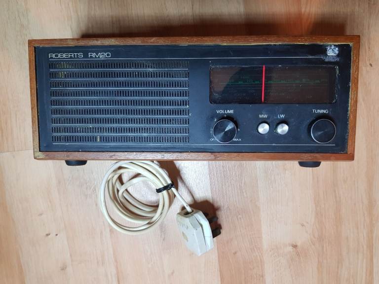 roberts RM 20 vintage collectible radio made in england
