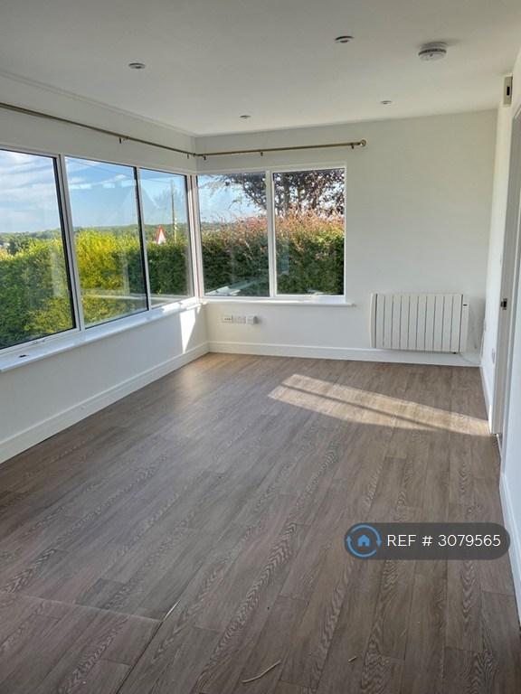 1 bedroom flat in Menear Road, St Austell, PL25 (1 bed) (#3079565)