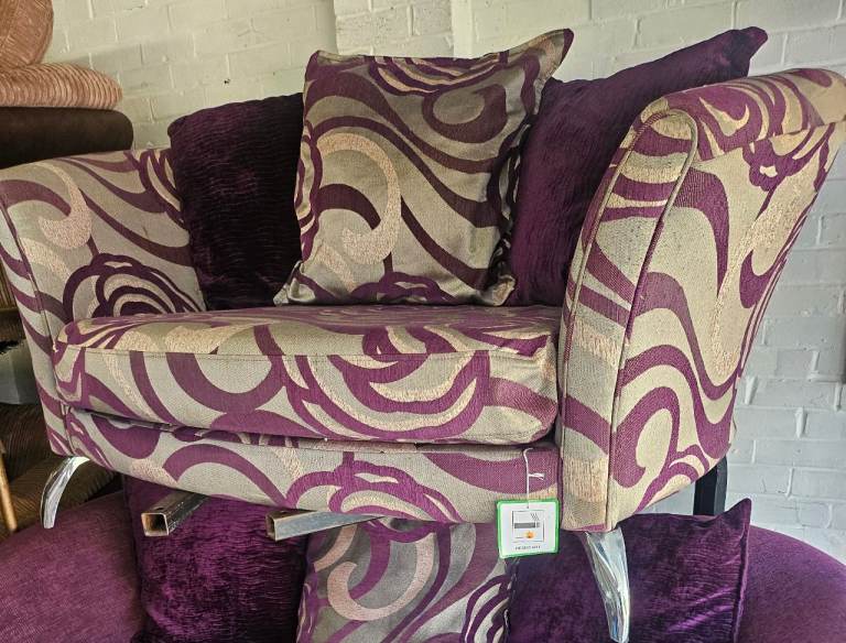 Exdisplay dfs huge cuddle chair 50