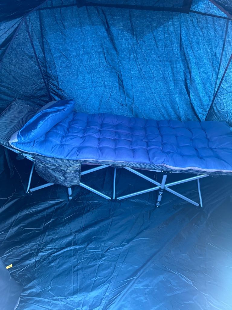 Fold up camping bed