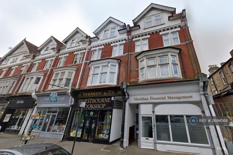 2 bedroom flat in Poole Road, Bournemouth, BH4 (2 bed) (#2694568)