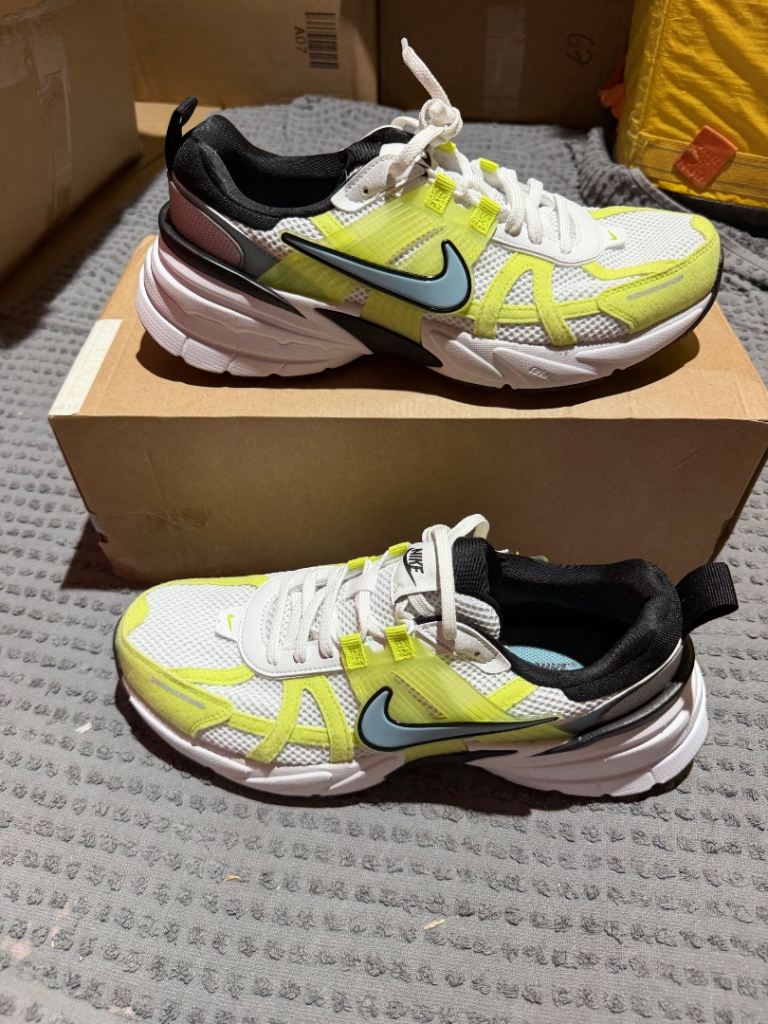 Nike V2K runner Trainers - White/Yellow, UK 9,  New