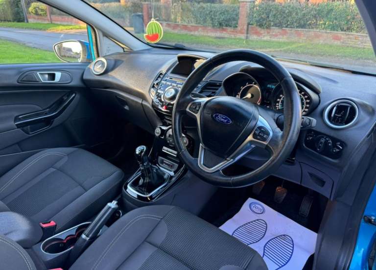 2016 (66) FORD FIESTA 1.0T TITANIUM GENUINE 45,000 MILES SAT NAV HEATED SEATS! 