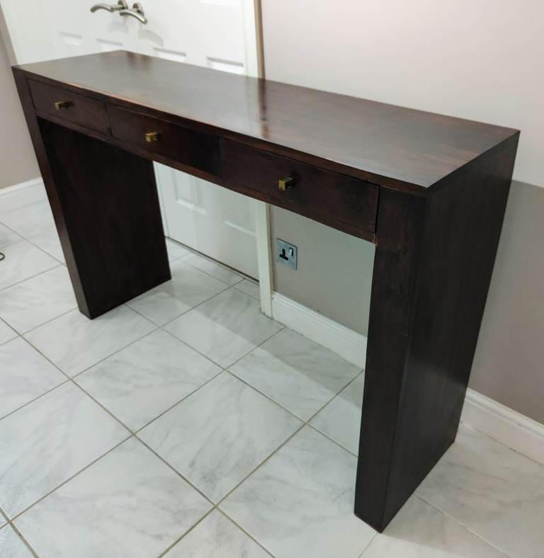 Console table 