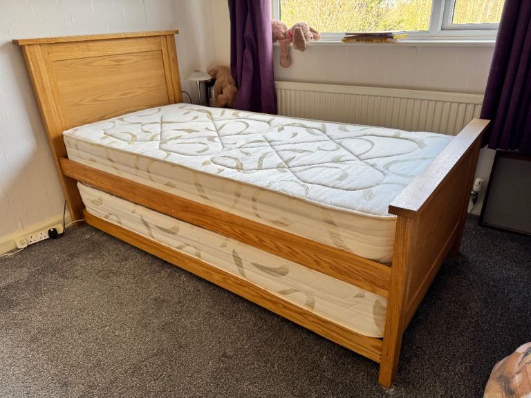 Trundle/truckle bed