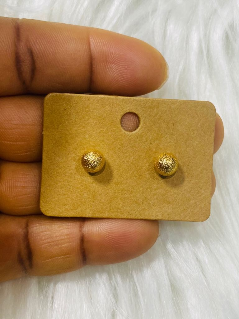 Beautiful stud earrings 2