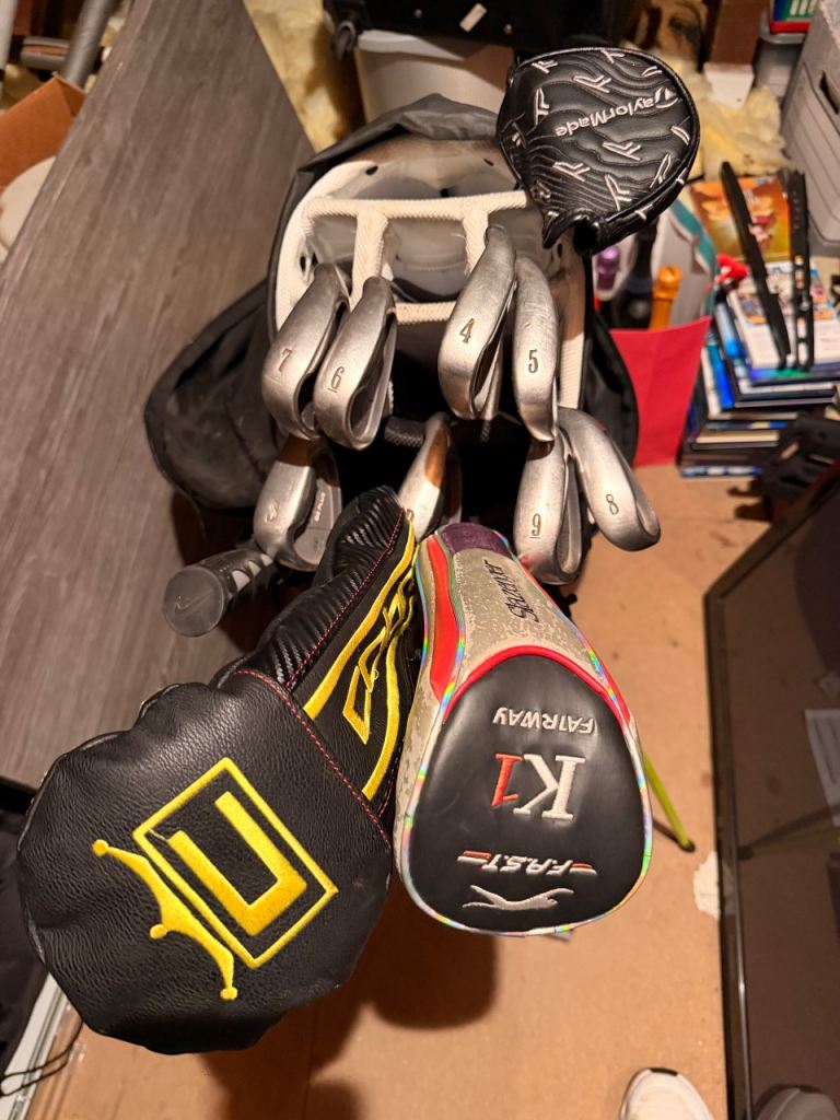 Nike Golf Bag with Full Set of Clubs – Good Condition