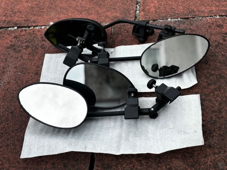2 Adjustable Towing Mirrors + 2 spares