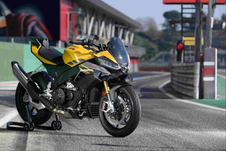 Aprilia Tuono V4 1100, BRAND NEW UN-REGISTERED, IN STOCK NOW, SAVING £2000.