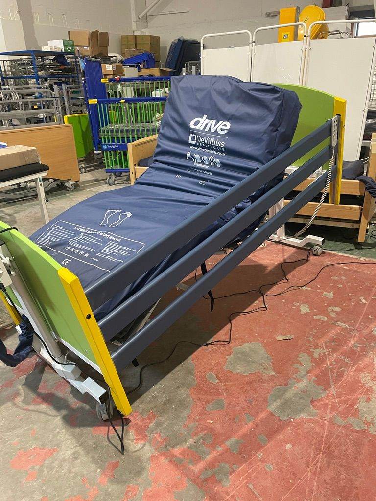 Childs Low Disability Electric Nursing Bed/Paediatric Profiling Hospital Bed New Air Mattress