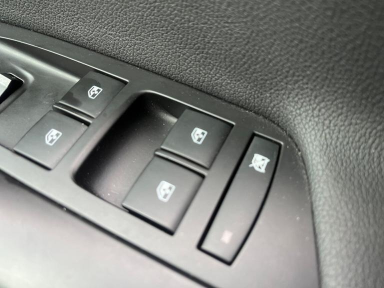 2019 Vauxhall Astra 1.4T 16V 150 Griffin 5dr HATCHBACK PETROL Manual