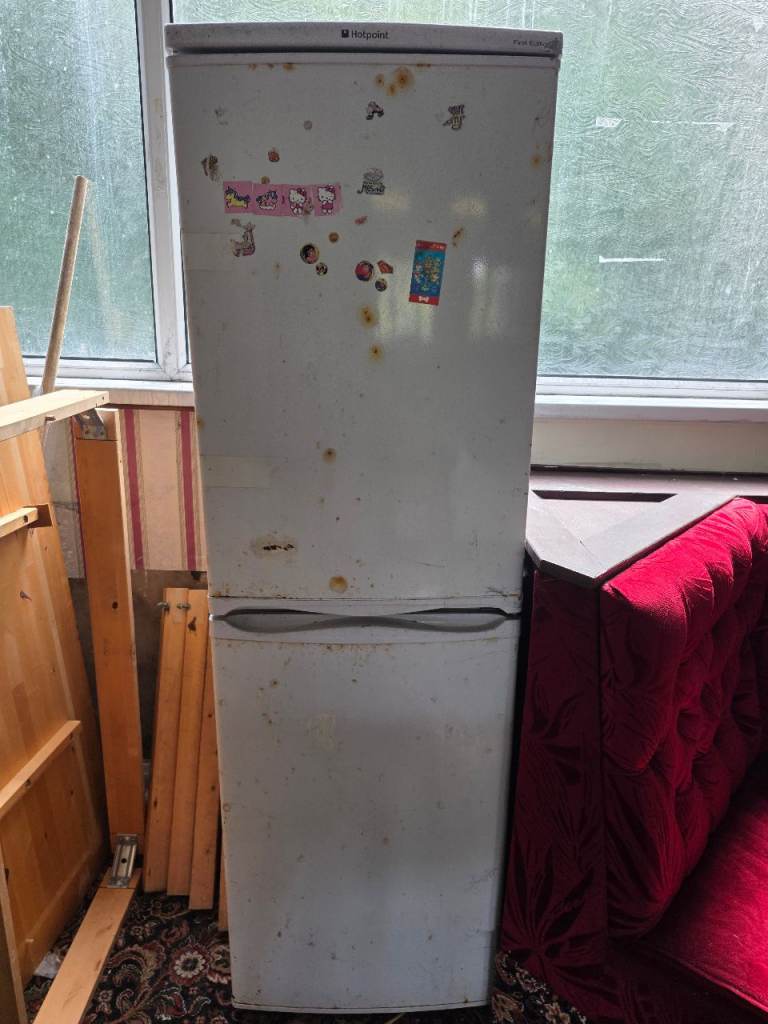 Hotpoint Freestanding Fridge Freezer – White, Fair Condition