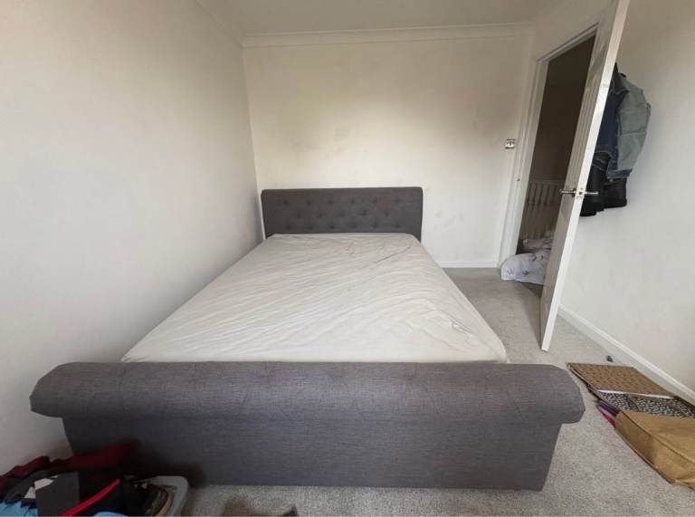 King size bed