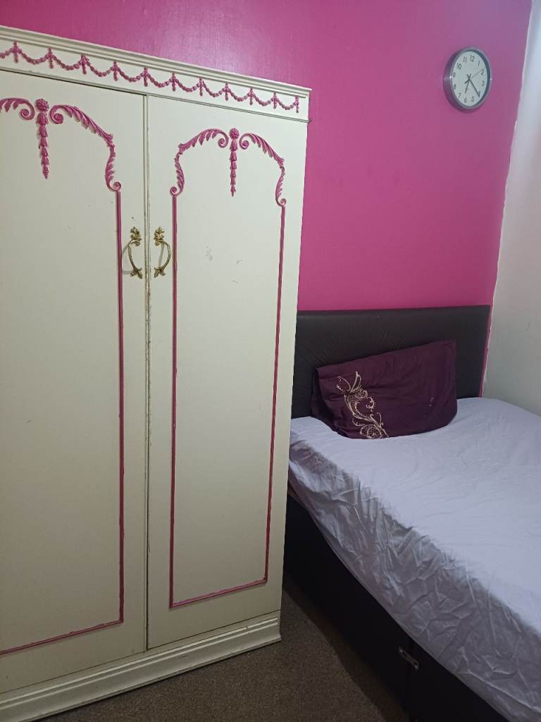SINGLE ROOM AVAILABLE, ALL BILLS INCLUDED, NO DEPOSIT 