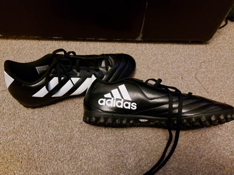 Adidas AstroTurf UK Size 9, as new
