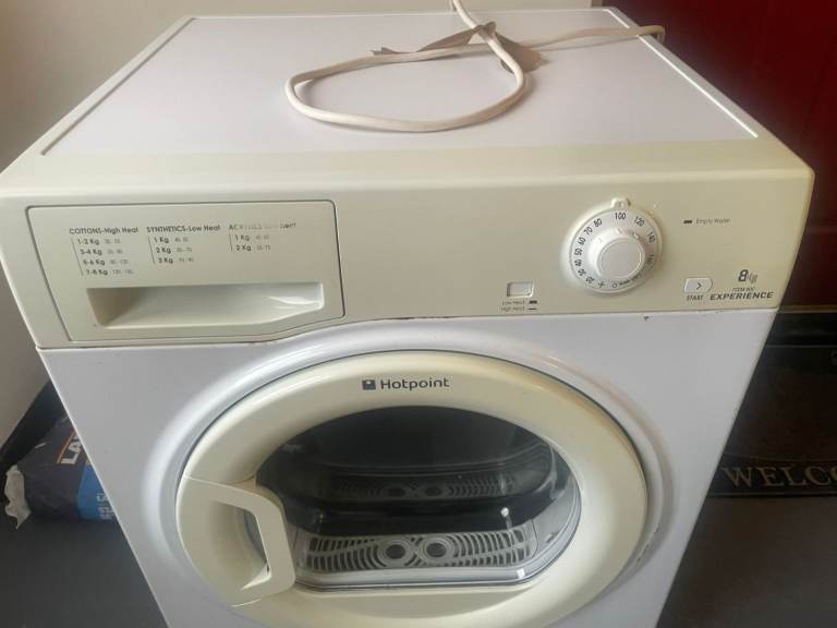 Hotpoint 8 kg condeser tumble dryer   £120 good good condition 