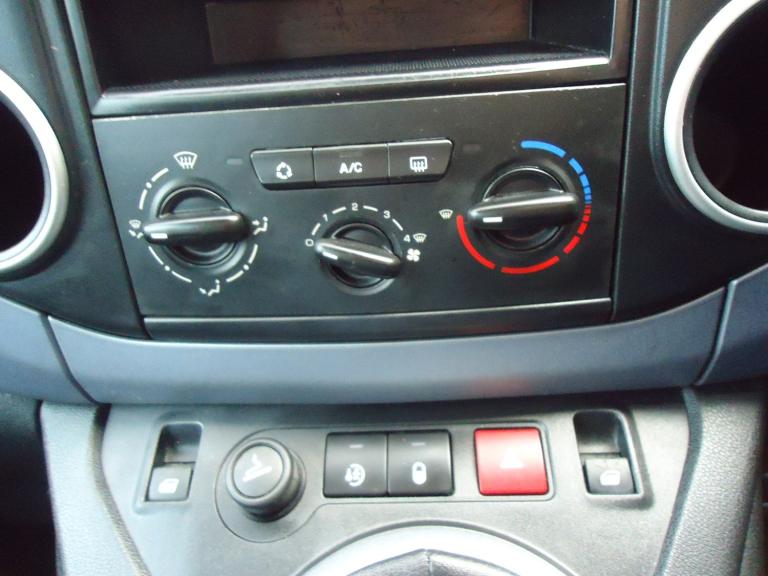 CITROEN BERLINGO 1.6 i XTR Silver Manual Petrol 2008