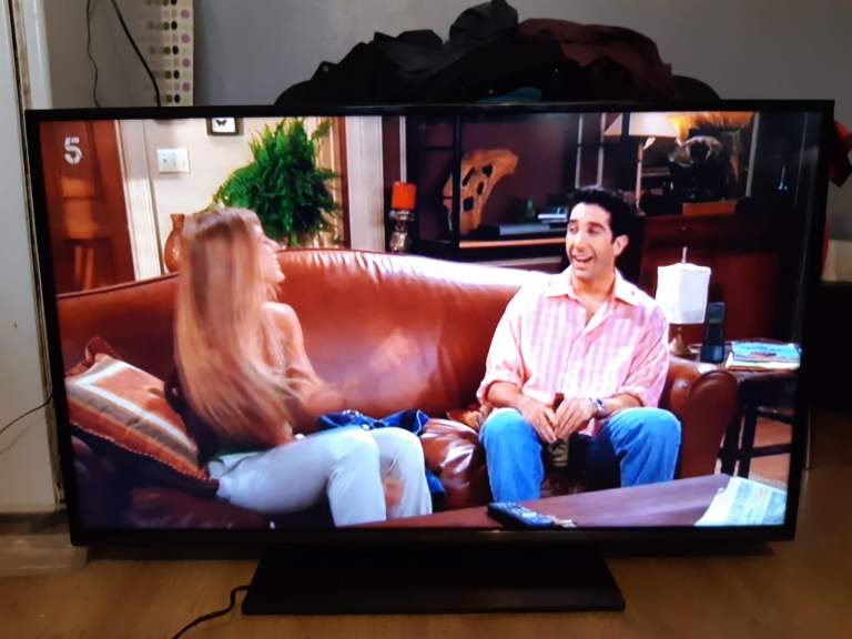 FREE DELIVERY excellent 43 PANASONIC LED SMART TV full HDTV 1080p freeveiw channels inbuilt 