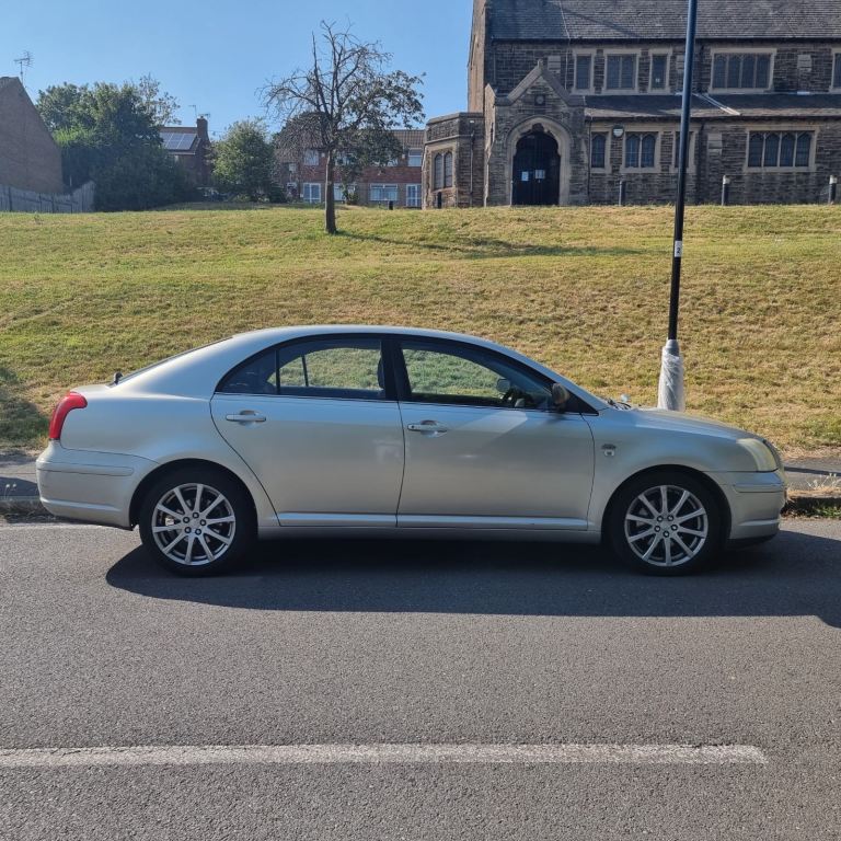 Toyota, AVENSIS, Hatchback, 2004, Manual, 1995 (cc), 5 doors