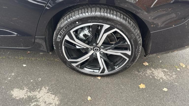 2025 Volvo V60 Plus, B4 Mild hybrid, Petrol, Dark ESTATE Petrol/Electric Hybrid Automatic