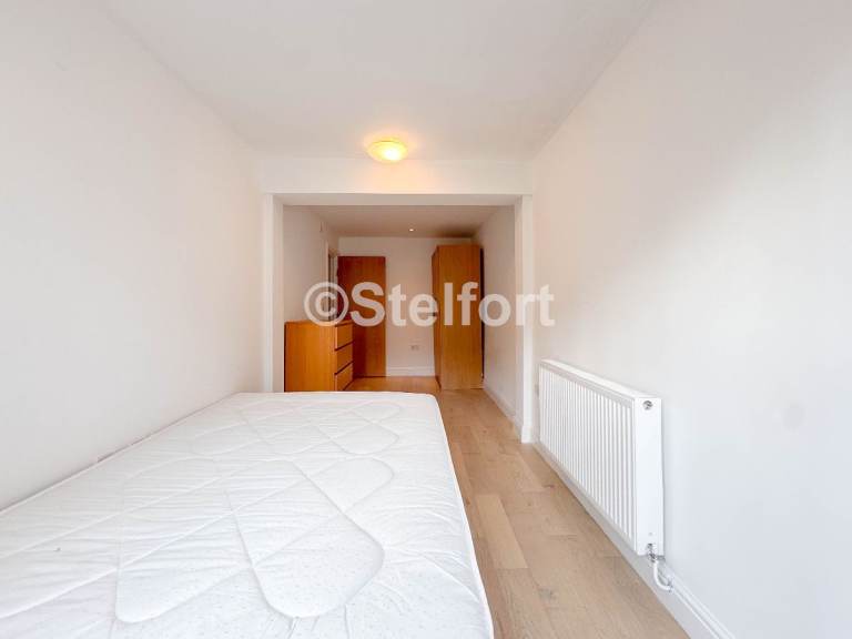 3 bedroom flat in St. John's Grove, London N19