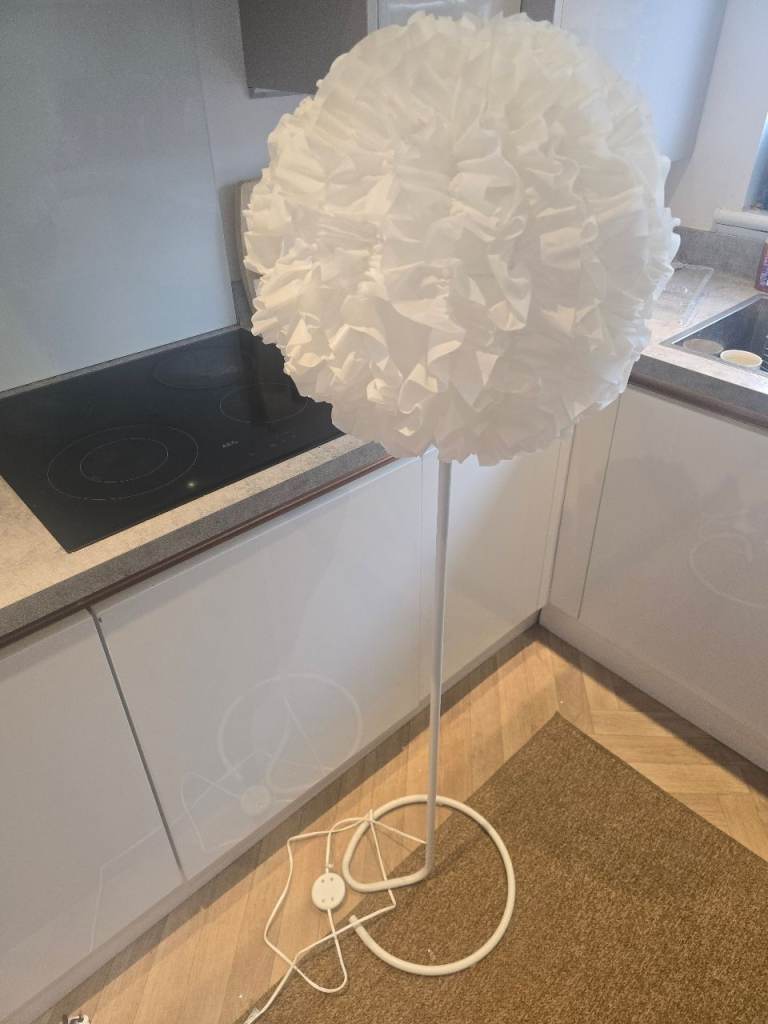 White Floor Lamp with Ruffled Shade – Good Condition