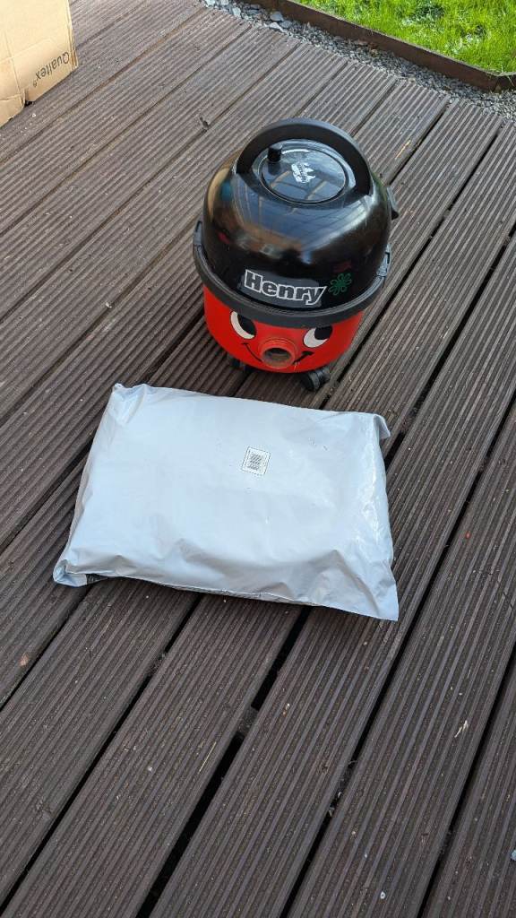 Henry Hoover full working order which new set off fitting 