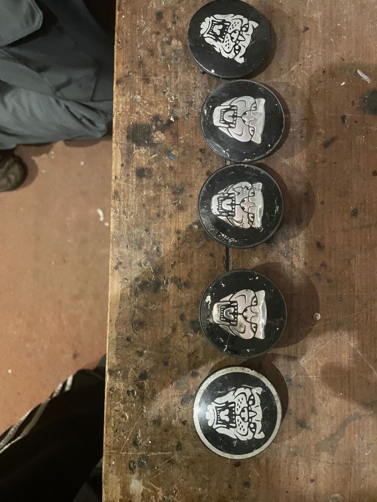 Centre caps jaguar 