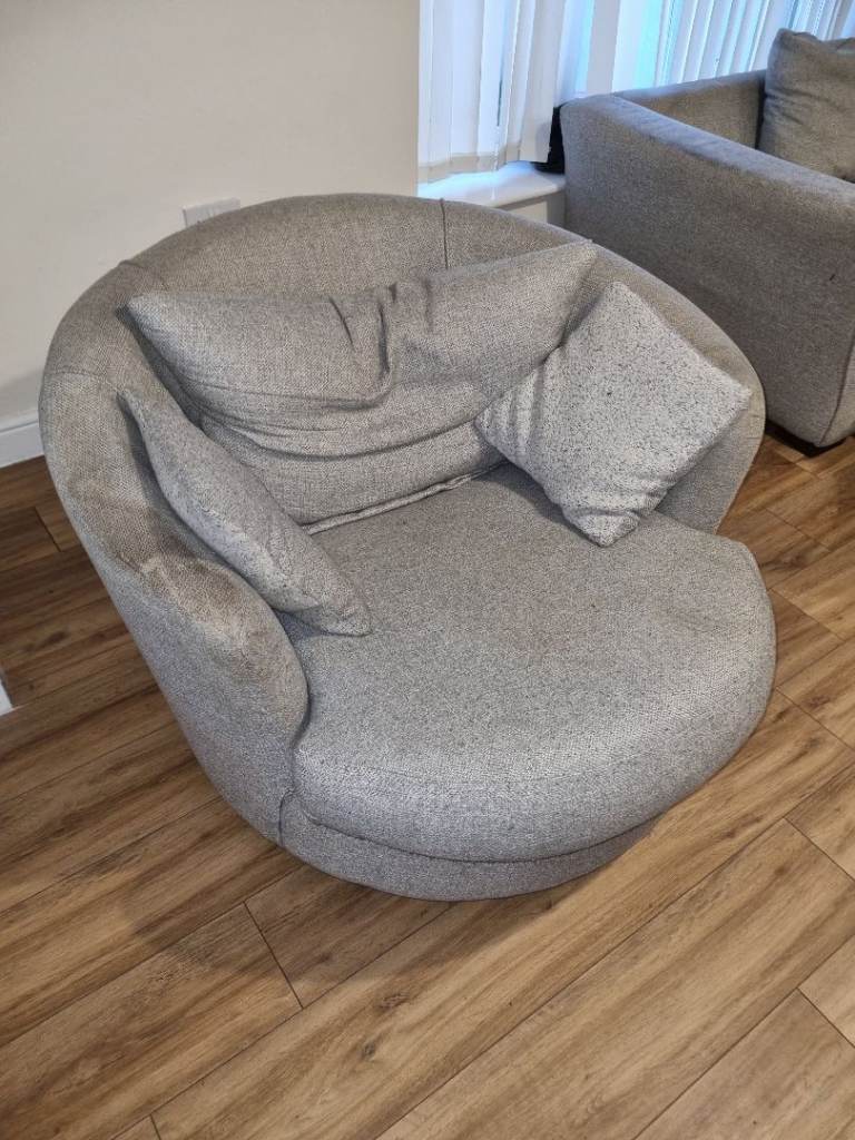 Swivel chair