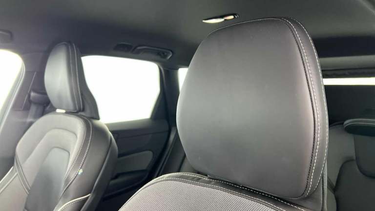 2022 Volvo XC60 2.0 B4 MHEV Plus SUV 5dr Diesel Hybrid Auto AWD Euro 6 (s/s) (197 ps) ESTATE Dies...