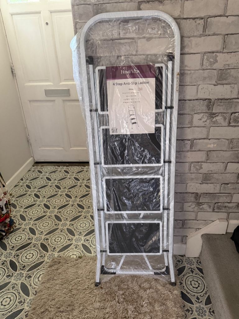 Pick up bs40 ubley HOME VIDA 4 Step Anti-Slip Ladder - White, Brand New