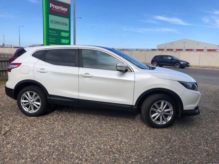 2014 Nissan Qashqai 1.5 dCi Acenta Premium 5dr HATCHBACK Diesel Manual