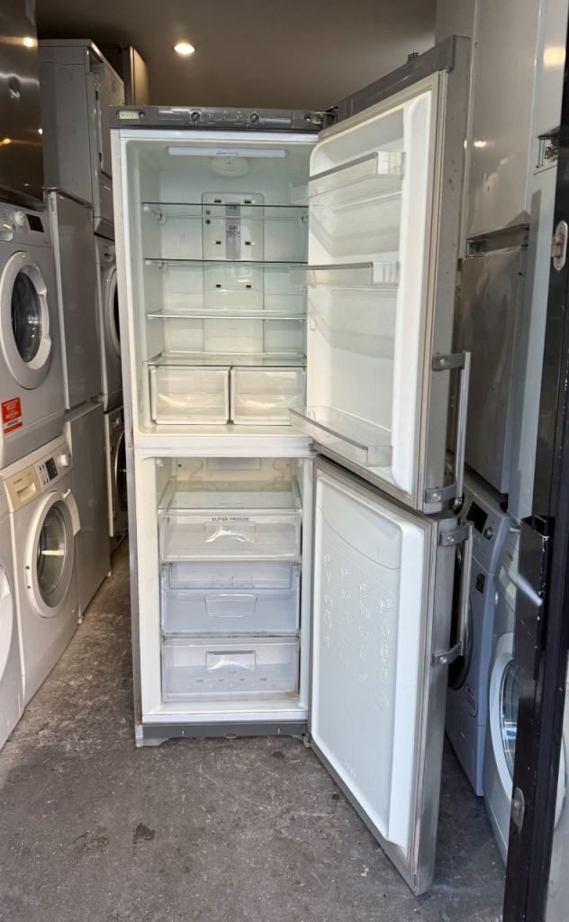 HOTPOINT FFFL1810 NICE FRIDGE FREEZER WITH WARRANTY   