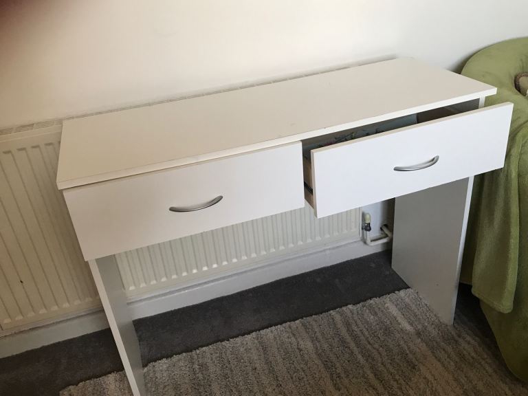 Desk 36ins 91 cm’s length x 30ins 76 cm’s high 