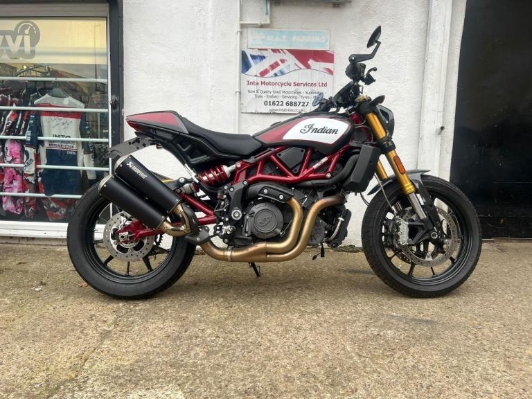 INDIAN FTR1200 CARBON FLAT TRACKER LOW MILES AKRAPOVIC