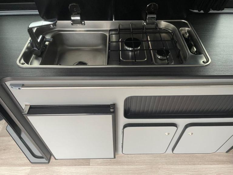 Volkswagen Transporter T28 Camperking 4 berth 5 belt Rock & Roll bed camperv