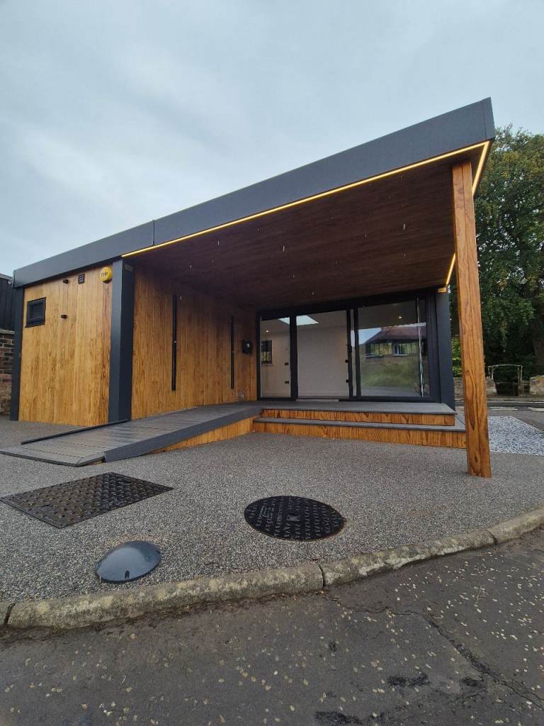 studio/shop retail unit