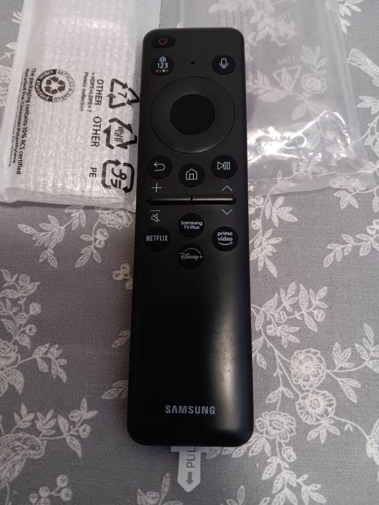 Genuine Samsung Smart TV Remote BN59-01480G Solar power 2025 (Brand New)