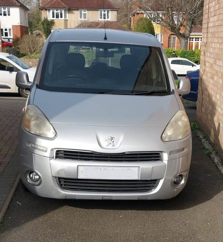 2012 Peugeot Partner Tepee  