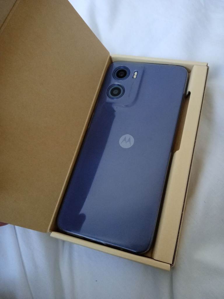 SOLD - Smartphone Motorola E15 like new