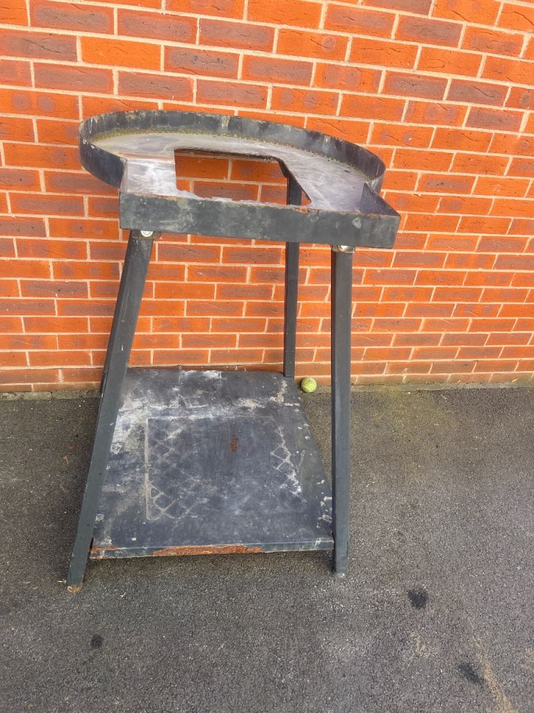 Pizza oven stand 