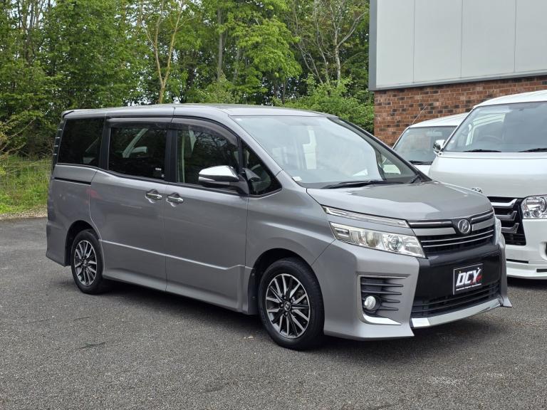 TOYOTA VOXY 2.0l Voxy Zs 8 Seater mpv Rust free Grey Auto Petrol 2015