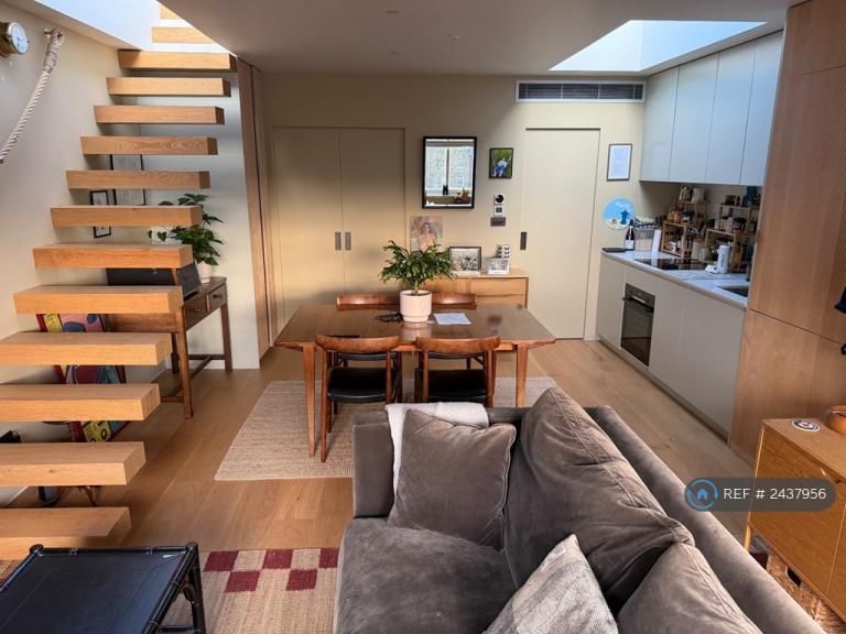 1 bedroom flat in Chepstow Crescent, London, W11 (1 bed) (#2437956)