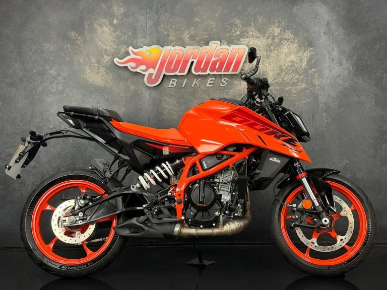 2025 KTM Duke 390 Duke (24MY) PETROL Manual