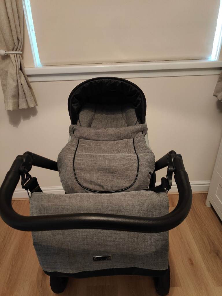 Babystyle prestige travel system with isofix