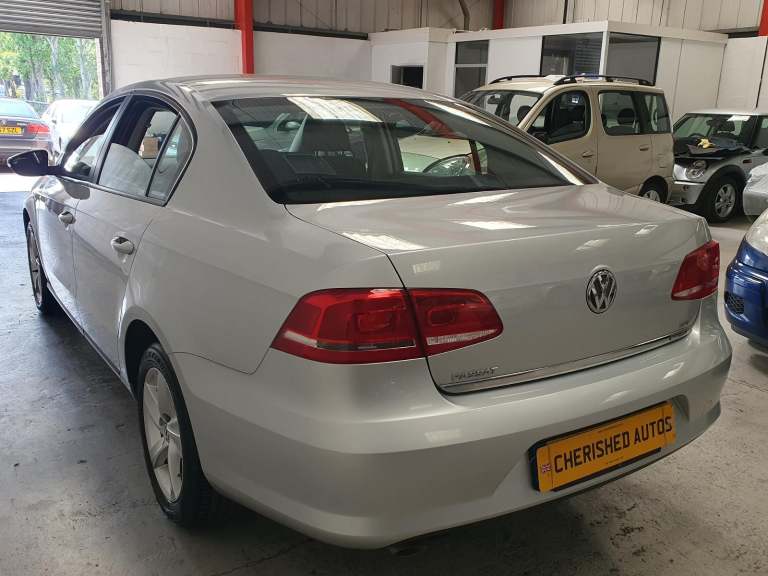 VOLKSWAGEN PASSAT 1.6 TDI BLUEMOTION * GEN 28,000 MILES * FSH* £35 TAX* AMAZING 