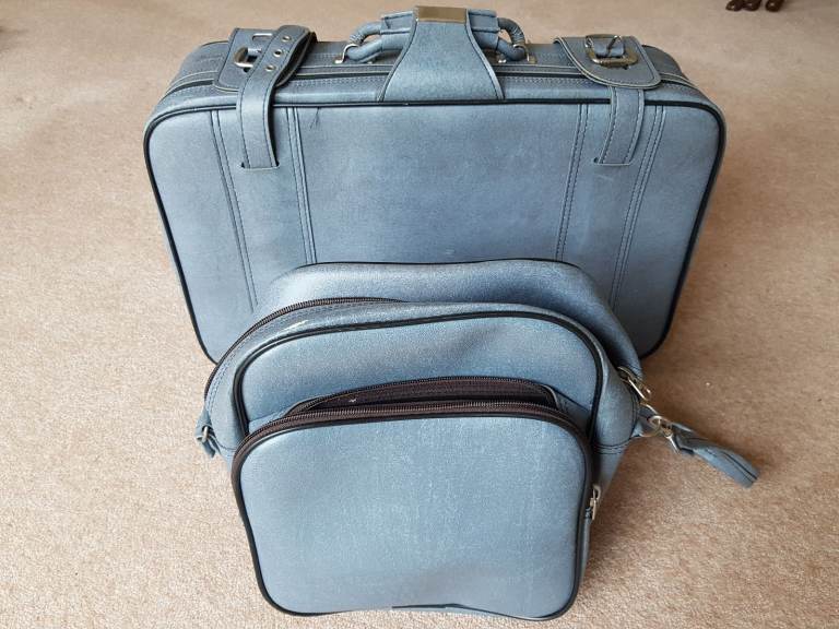 Small suitcase and matching bag 