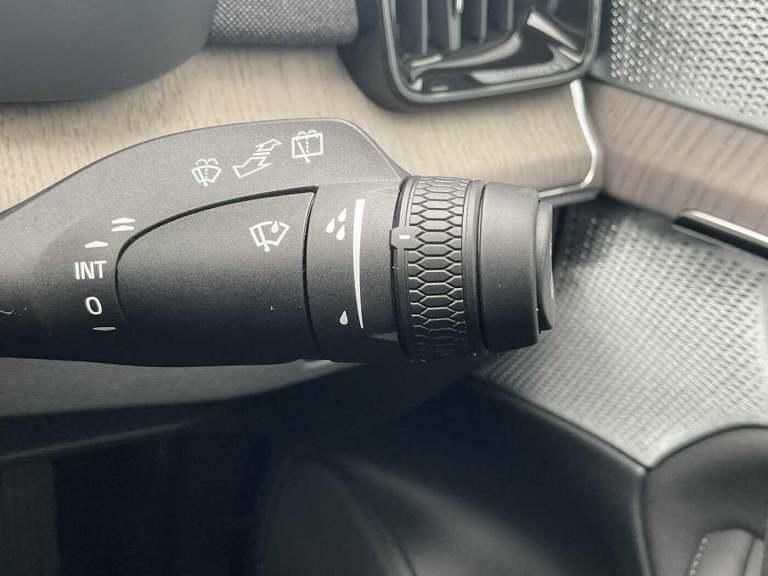 2025 Volvo XC90 Ultra, T8 AWD Plug-in hybrid, Electric/Petrol, Bright, 7 Seats ESTATE Petrol/Elec...